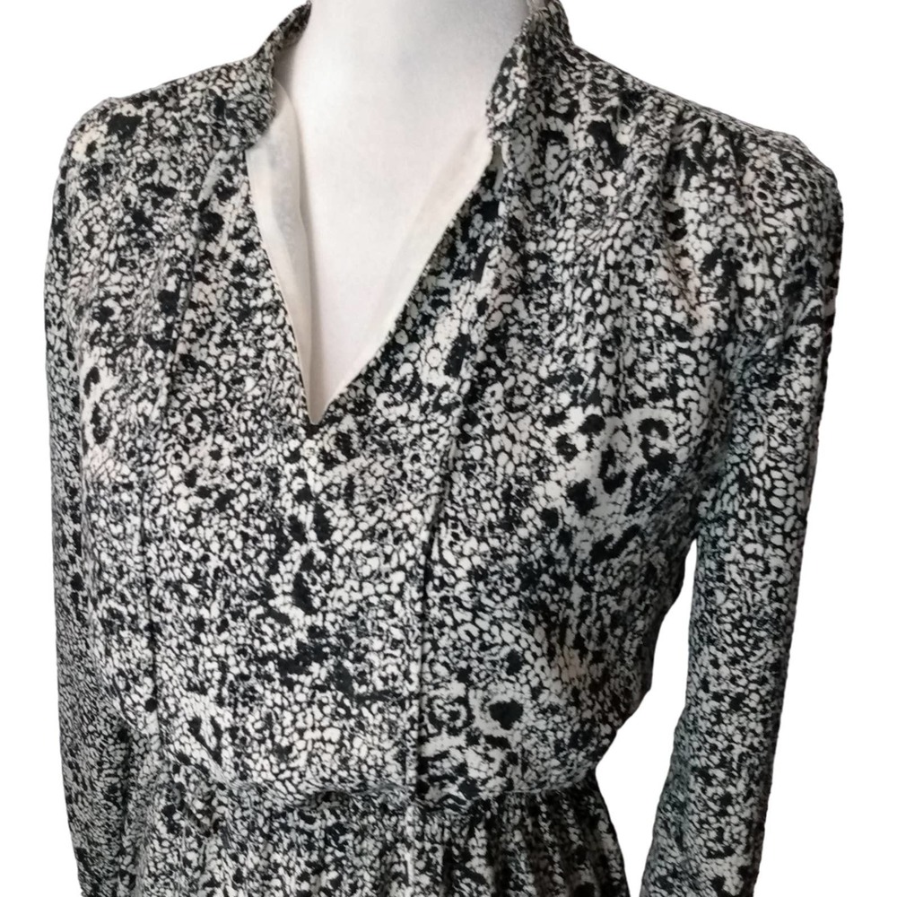 H&M long sleeve v-neck black & cream dress